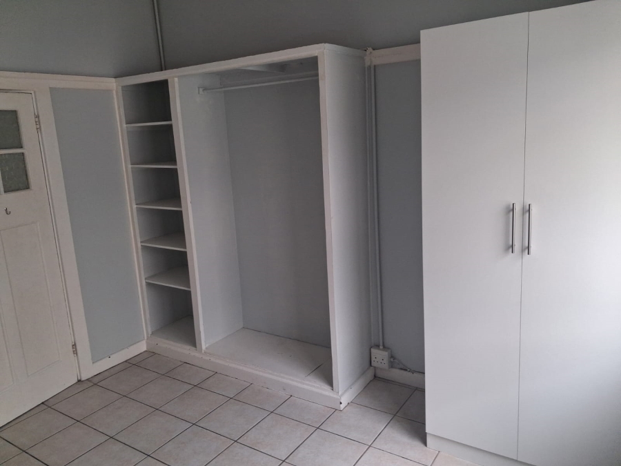 To Let 1 Bedroom Property for Rent in Quigney Eastern Cape